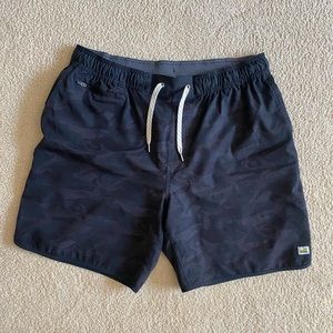 Vuori Banks Short Black Camo XL
